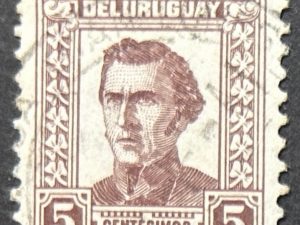 Sello Uruguay Artigas 1939, 5c Marrón, usado, Pequeño (17x21)