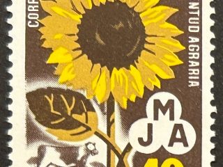 Sello Uruguay 1967 - Juventus Agraria - 40c Marrón y Amarillo