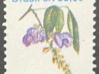 Sello Brasil 1990 - Clitoria Fairchildiana - 50 Cr$ Nuevo