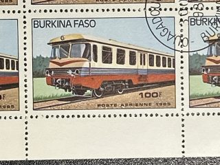 Semipliego Burkina Faso 1985 - Trenes - 100F Poste Aerienne - 10 Valores