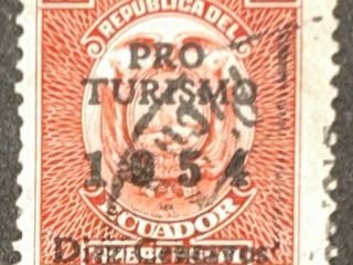 Sello Ecuador 1954 - Escudo sobreimpreso PRO TURISMO - 10 céntimos sobre 50 centavos Rojo usado.