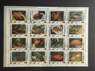 Minipliego sellos Umm al Qiwain 1973 - Peces Tropicales - 16 Valores