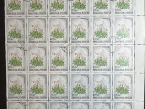 Bloque Sellos Hungría 1973  - Flores : Bellis Perennis - 30 sellos de 1,20Ft Matasellado sin goma